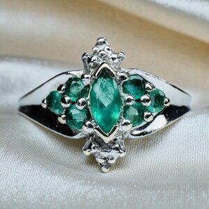 VINTAGE- 10K White Gold- Colombian Emerald & Diamond Ring - Sz 7- Marquise -1.9g